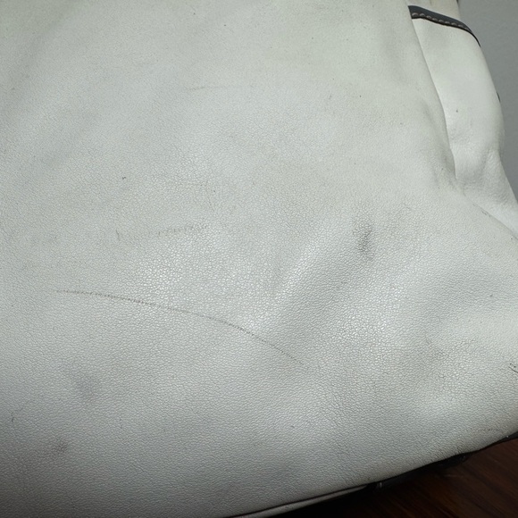 Coach F13759 White Leather Shoulder Bag Purple Lining Silver Hardware - Picture 11 of 16